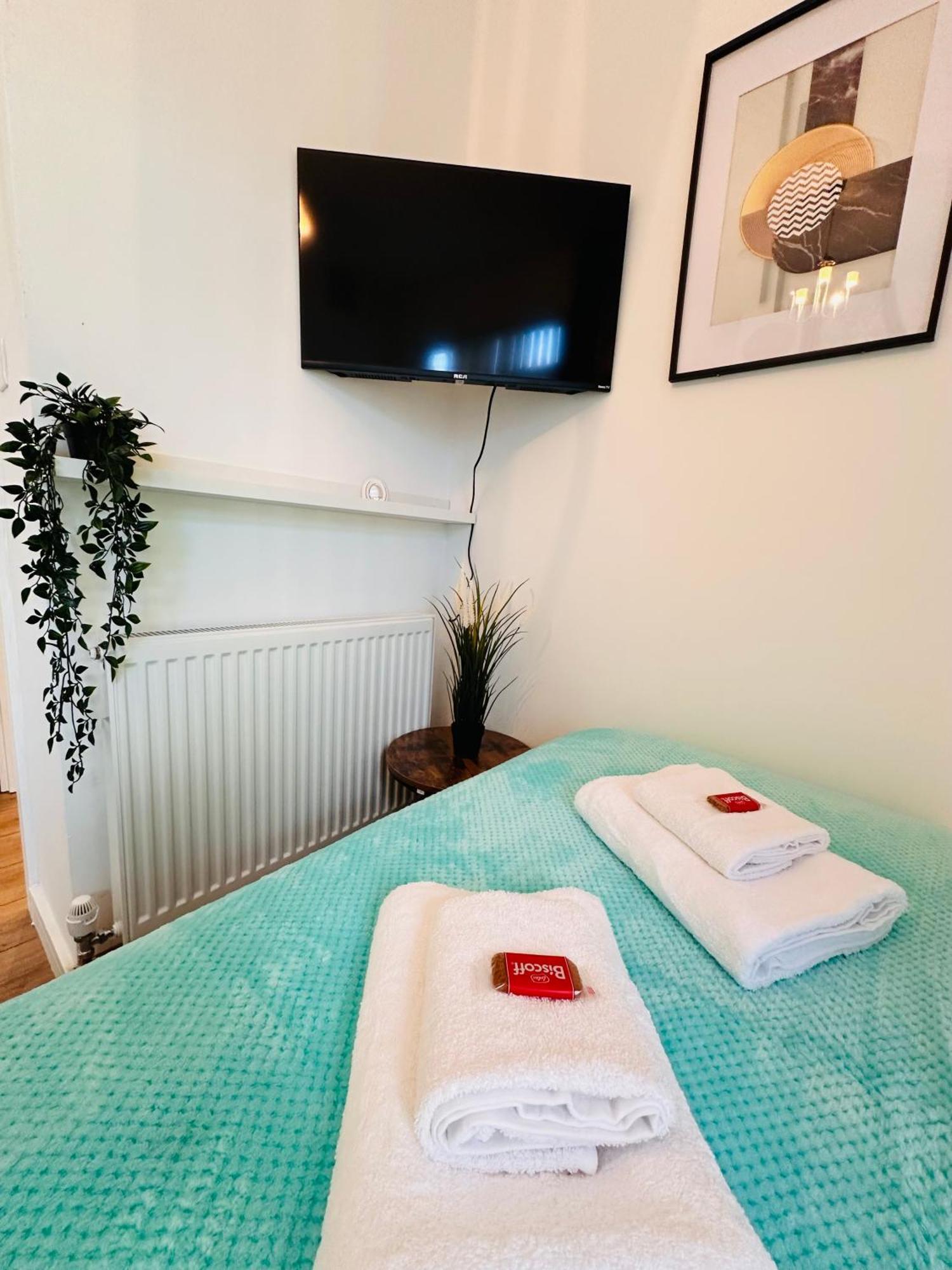 R2 - Elegant Private Room Opposite Queen Elizabeth Hospital - Harborne Birmingam Exterior foto