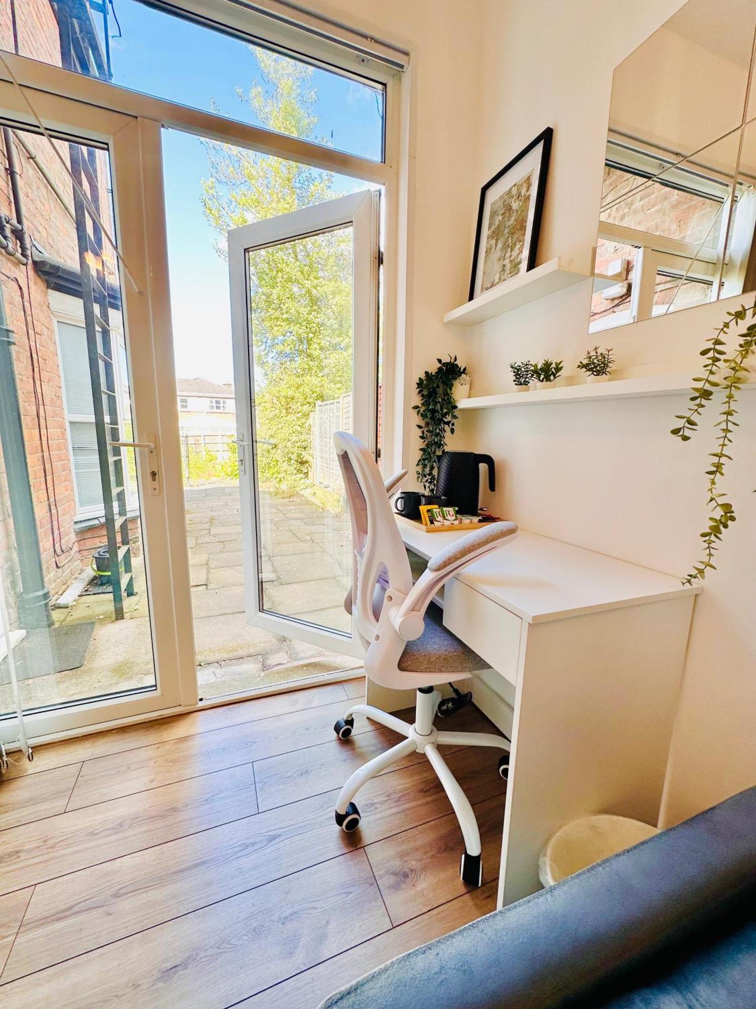 R2 - Elegant Private Room Opposite Queen Elizabeth Hospital - Harborne Birmingam Exterior foto