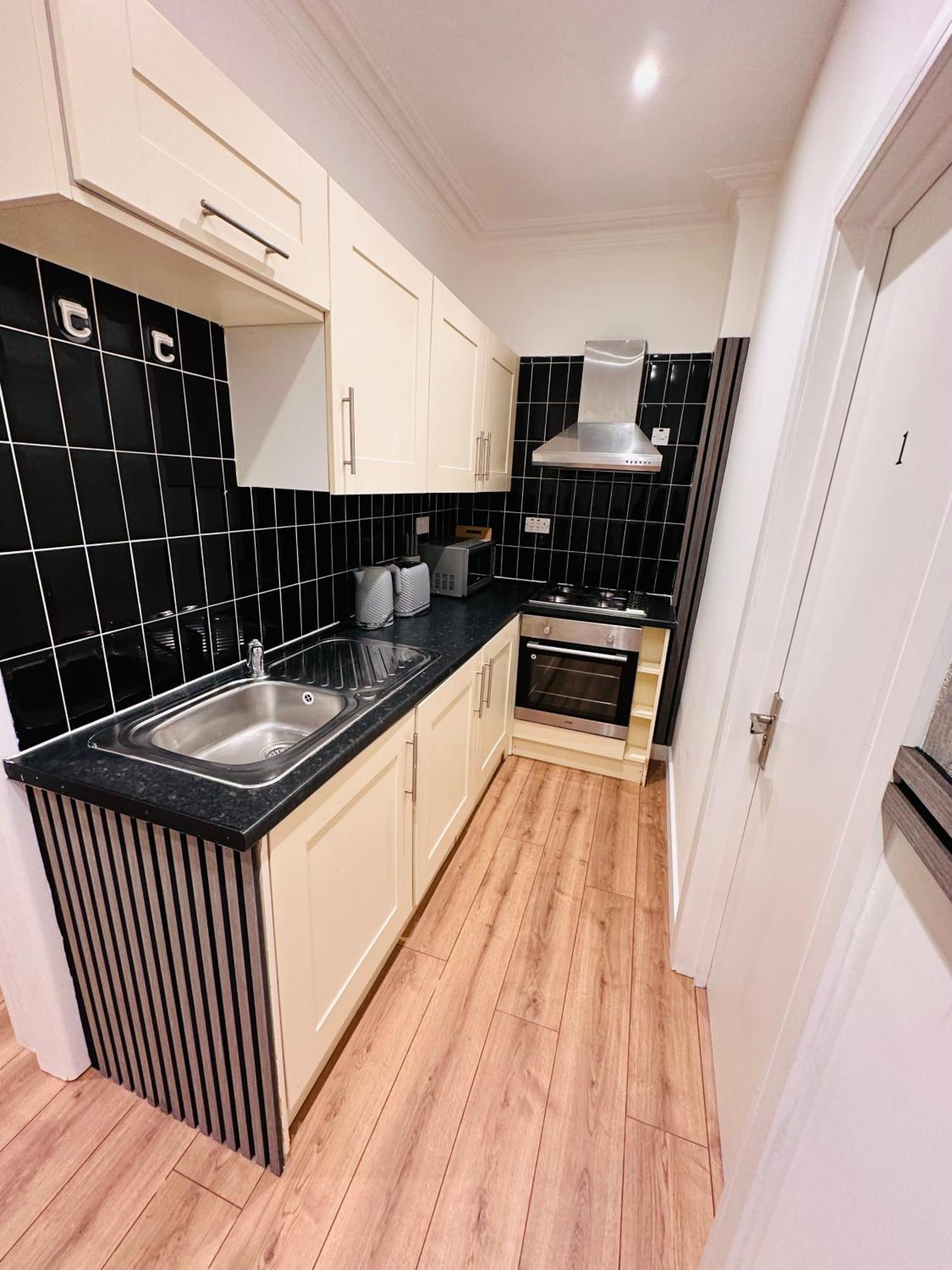 R2 - Elegant Private Room Opposite Queen Elizabeth Hospital - Harborne Birmingam Exterior foto