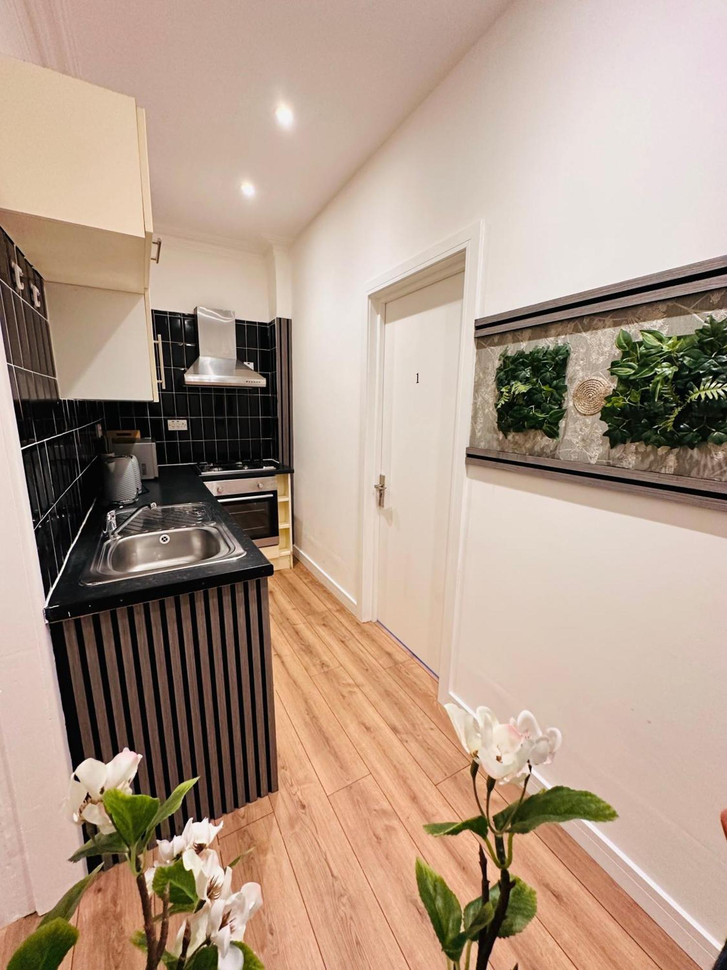 R2 - Elegant Private Room Opposite Queen Elizabeth Hospital - Harborne Birmingam Exterior foto