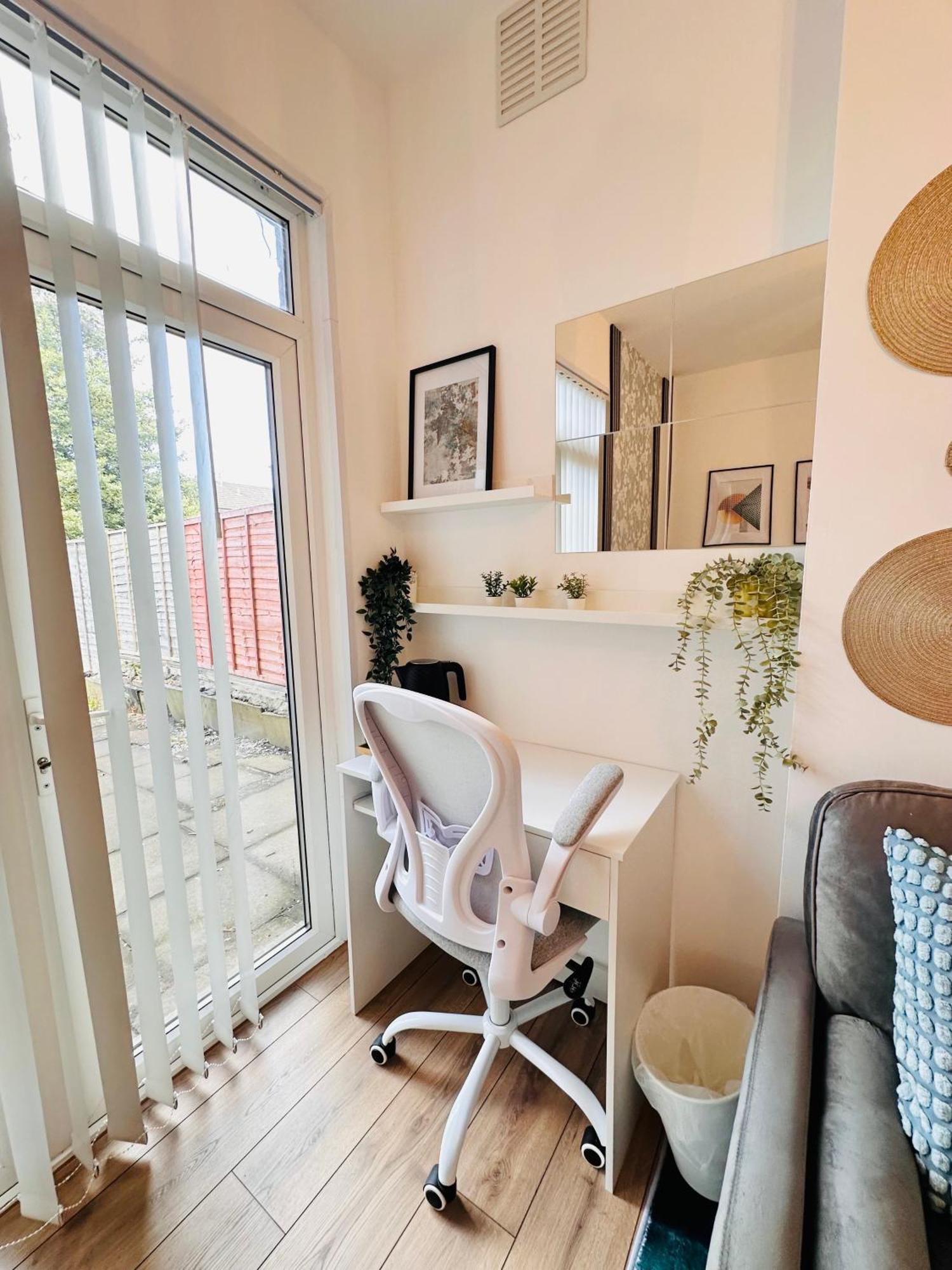 R2 - Elegant Private Room Opposite Queen Elizabeth Hospital - Harborne Birmingam Exterior foto